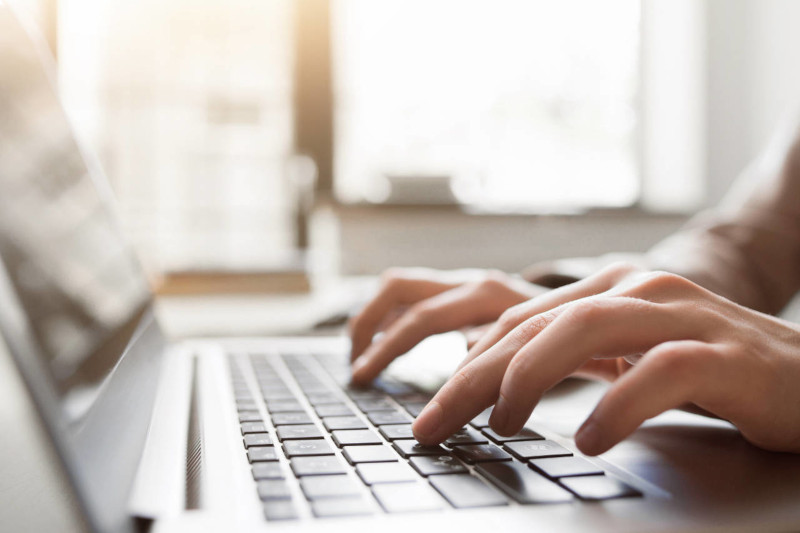 Blogging Typing on keyboard